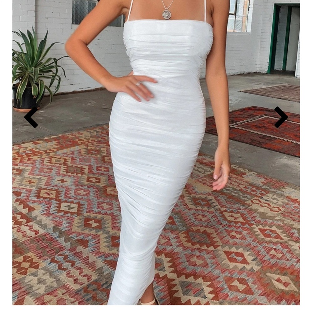 White long bodycon white dress